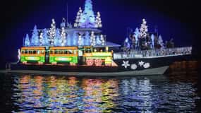 Newport Beach: 2025 Holiday Lights Cruises