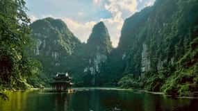 Hanoi: Ninh Binh, Hoa Lu, Trang An & Mua Cave Day Trip