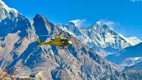 Kathmandu: Everest Helicopter Tour with Landing at EVH