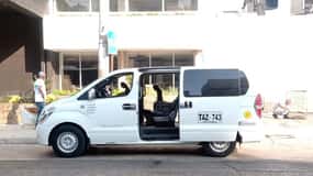 Cartagena: Transfer by van to all hotels in Cartagena