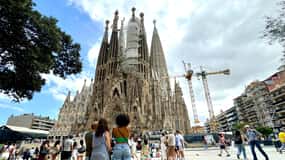 Barcelona: Sagrada Familia Skip-the-Line Guided Tour