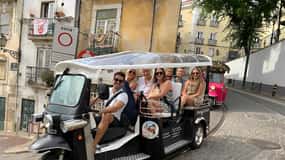 Lisbon: Private Tuk-Tuk Tour