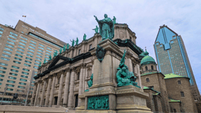 Montreal: Private Walking Tour of Downtown & Underground