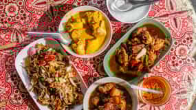 Phuket: Baba Tastes Food Tour with 15+ Tastings