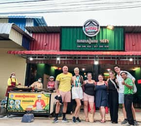 Siem Reap: Evening Food Tour with 10 Local Tastings