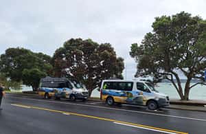 imagem n.4 de Auckland: excursão em grupo a Cathedral Cove e Hot Water Beach atividade em Ilha Norte, carregada pelo fornecedor