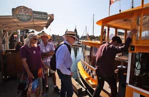 imagem n.3 de Tour Victoria Bites and Sights com comida, bebidas e ferry atividade em Victoria, Colúmbia Britânica, carregada pelo fornecedor