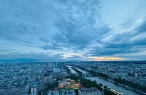 Image N°4 de Visite d'une jounée de Paris : Les lieux emblématiques et les sites photographiques étonnants activité à Paris, publiée par le prestataire