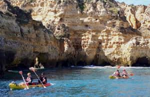 imagen n.º 4 de Lagos: tour guiado en kayak actividad en Lagos, Portugal, subida por el proveedor