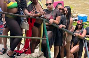 imagem n.3 de Montegobay: Passeio de rafting com massagem calcária atividade em Montego Bay, carregada pelo fornecedor