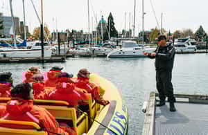 imagem n.4 de Victoria: Aventura de 3 horas de observação de baleias num barco Zodiac atividade em Victoria, Colúmbia Britânica, carregada pelo fornecedor