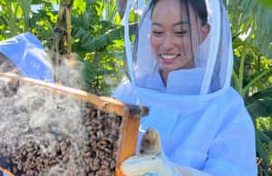 foto no. 3 dari aktivitas Tur Peternakan Lebah & Mencicipi Madu di Waialua, diunggah oleh pemasok