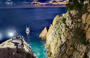 image n.4 of Acapulco: Express Cliff Diving Show Tour activity in Acapulco, uploaded by supplier