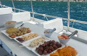 imagen n.º 3 de Puerto Rico,Gran Canaria:excursion en barco bebida comida padelsurf snorkel actividad en Puerto Rico de Gran Canaria, subida por el proveedor