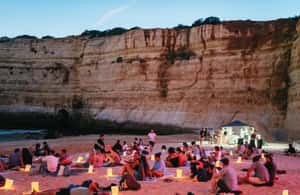 afbeelding n.3 van Vanuit Albufeira: Sunset Cruise en Strand BBQ met Open Bar activiteit in Olhos de Água, geüpload door aanbieder