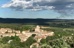 imagem n.4 de Montpellier: Excursão vinícola Pic Saint-Loup atividade em Sul da França, carregada pelo fornecedor