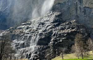 image n.4 of From Basel: Alps, Waterfalls and Lakes Private Tour activity in Lauterbrunnen, uploaded by supplier