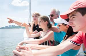 image n.4 of NYC: Circle Line 1-Hr Statue of Liberty Skip-The-Line Cruise activity in New York City, uploaded by supplier