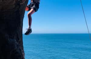 imagem n.3 de Peniche: Escalada nas maravilhosas falésias junto ao mar. Guia certificado. atividade em Peniche, carregada pelo fornecedor