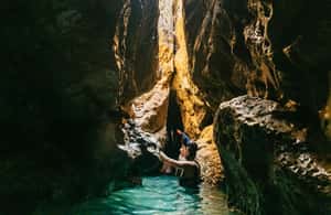 Immagine nº 3 di Dubrovnik: esplorazione in barca per piccoli gruppi della Grotta Azzurra e di Elafit attività a Dalmazia, caricata dal fornitore
