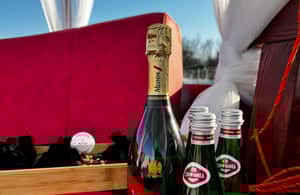 imagem n.4 de Varsóvia: Cruzeiro romântico com Prosecco – Aniversários e pedidos de casamento atividade em Varsóvia, carregada pelo fornecedor