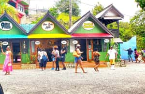 imagem n.4 de Montego Bay: Excursão de Bob Marley a 9 Mile, St. Ann atividade em Clarendon, carregada pelo fornecedor