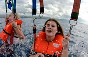 imagem n.4 de Montego Bay: Aventura de Jet Car e Parasailing atividade em Montego Bay, carregada pelo fornecedor