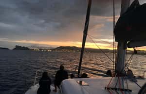 imaginea n.3 a activității Plecare de la BRUSC apus de soare pe catamaran cu vele în Six-Fours-les-Plages, încărcată de organizator