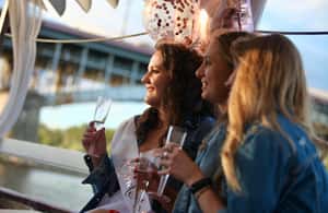 imagem n.3 de Varsóvia: Cruzeiro romântico com Prosecco – Aniversários e pedidos de casamento atividade em Varsóvia, carregada pelo fornecedor