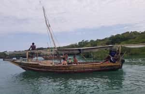 kuva n.4/Zanzibar: Sinisen laguunin snorklausmatkapäivä grillilounaalla aktiviteetista Unguja South Region, jonka toimittaja on ladannut