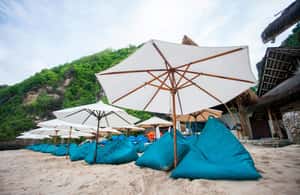 Εικόνα 3 από Uluwatu: Beach Club και Cliffside Private Bar Hopping Tour δραστηριότητα σε Μπαλί, ανέβηκε από πάροχο