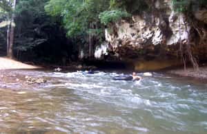 imaginea n.4 a activității San Ignacio: Cave Tubing cu prânz și opțional Zipline în San Ignacio, Belize, încărcată de organizator