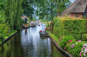 image n.3 of From Amsterdam: Giethoorn Sightseeing Tour and Canal Cruise activity in Amsterdam, uploaded by supplier