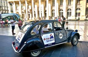 image n.4 of Bordeaux: Private Tour in a Citroën 2CV 45min activity in Bordeaux, uploaded by supplier