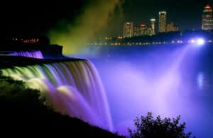 Obraz nr 4 z atrakcji Wodospady Niagara, USA: Nocna atrakcja z fajerwerkami w Wodospad Niagara w USA, przesłany przez organizatora