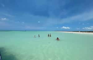 Obraz nr 3 z atrakcji Holbox: rejs wycieczkowy łodzią po Punta Mosquitos, Yalahau i wyspie Pasión w Quintana Roo, przesłany przez organizatora