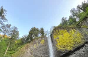 image n.4 of Multnomah Falls: Half-Day Tour of All 5 Major Waterfalls activity in Oregon, uploaded by supplier