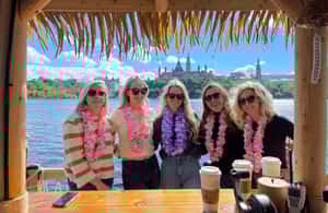 imagem n.4 de Ottawa: Cruzeiro Tiki Bar Flutuante no Rio Ottawa atividade em Província de Quebec, carregada pelo fornecedor