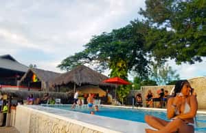 imagem n.4 de De Runaway Bay: Negril Beach e Rick's Cafe Trip by Van atividade em Negril, carregada pelo fornecedor