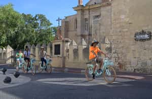 imagem n.4 de Santo Domingo: Passeio guiado de bicicleta pelo bairro Ciudad Colonial atividade em Santo Domingo, carregada pelo fornecedor