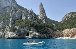 Immagine nº 3 di Santa Maria Navarrese: tour in barca a Grotta del Fico e alle principali spiagge attività a Baunei, caricata dal fornitore