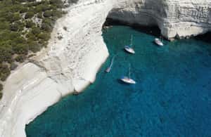 imagen n.º 4 de Desde Milos: Crucero guiado de un día a Kleftiko con almuerzo actividad en Cícladas, subida por el proveedor
