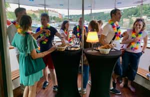 Image N°4 de Lyon : Croisière en ville avec charcuterie, fromage et vin activité à Bourgogne-Franche-Comté, publiée par le prestataire