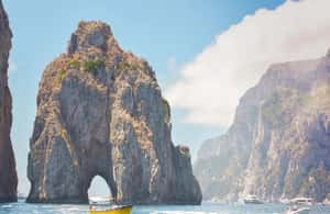 Capri: Boat Tour with Swimming, Limoncello, and Snack
