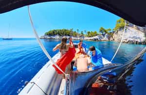 imagen n.º 4 de Skiathos: Crucero privado en lancha rápida por la isla de Skopelos actividad en Tesalia, subida por el proveedor