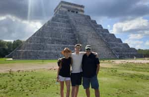 imagem n.3 de Chichen Itza: Excursão a pé guiada atividade em Península de yucatán, carregada pelo fornecedor