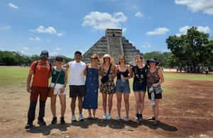 imagem n.4 de Chichen Itza: Excursão a pé guiada atividade em Península de yucatán, carregada pelo fornecedor