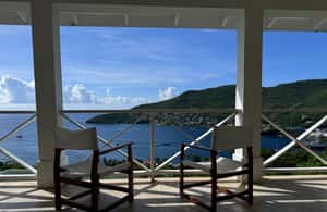 slika br. 3 iz kolekcije Bequia: Tradicionalna kuća na brdu i pješačka tura Belmontom aktivnosti u mjestu Port Elizabeth, prenio opskrbni partner