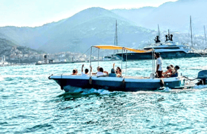 Immagine nº 3 di La Spezia: tour in barca delle Cinque Terre con cibo e bevande attività a Levanto, caricata dal fornitore