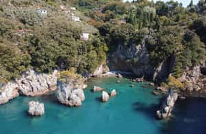 Immagine nº 4 di La Spezia: tour in barca delle Cinque Terre con cibo e bevande attività a Levanto, caricata dal fornitore